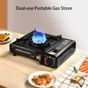 Réchaud à gaz portable double usage installé sur une table, utilisé pour préparer des repas en plein air