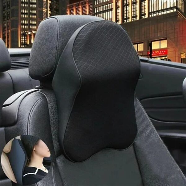 Coussin ergonomique de soutien cervical pour appuie-tête de voiture, parfait pour un confort optimal en conduite.