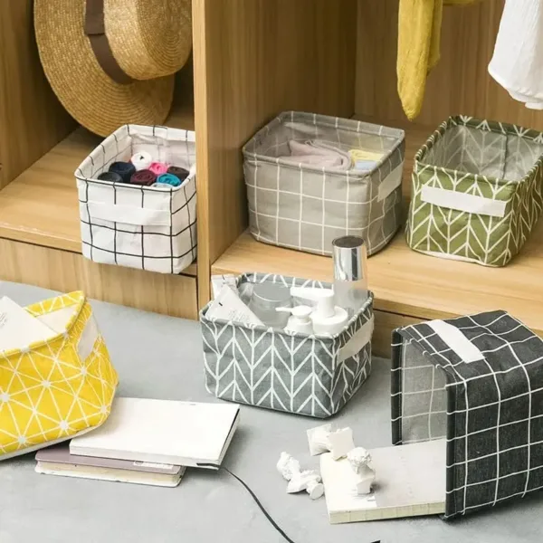 Mini panier de rangement pliable en tissu avec motifs, parfait pour organiser de petits objets dans des espaces réduits