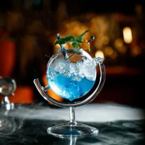 verre à cocktail en forme de globe élégant pour présentation de boissons