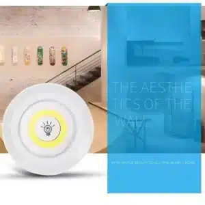 Kit de 3 lampes LED sans fil avec télécommande montrant intensité réglable et minuterie pratique.
