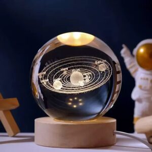 Lampe cristal 3D Système Solaire gravée au laser avec socle en bois et éclairage LED.