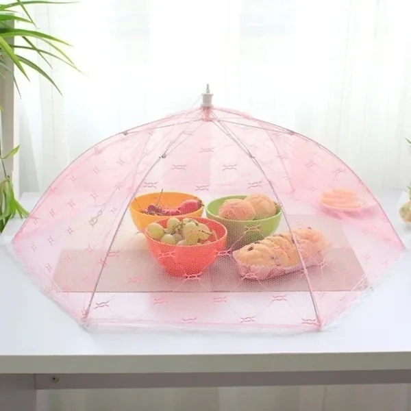 Couverture alimentaire en maille respirante et forme de parapluie.