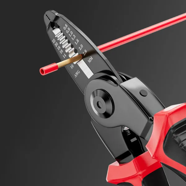 Pince multifonction avec têtes interchangeables pour divers travaux de bricolage.