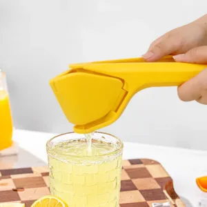 Presse agrumes manuel ergonomique pour citron, lime et orange – extraction facile.