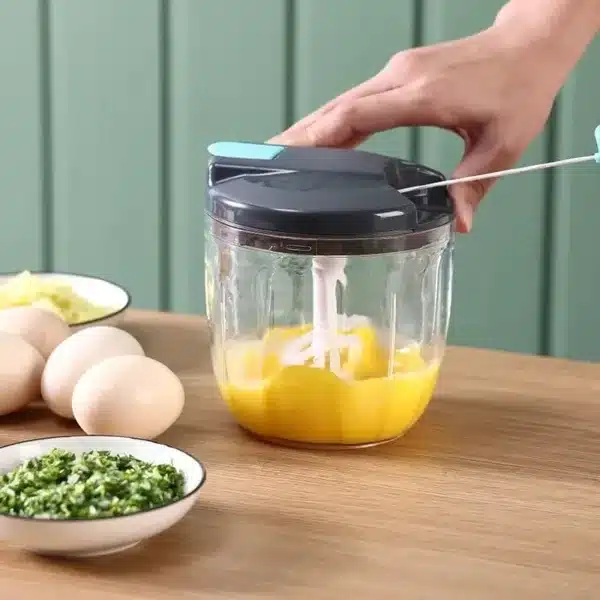 Hachoir manuel multifonction avec tirette pour hacher, mixer et émulsionner en cuisine