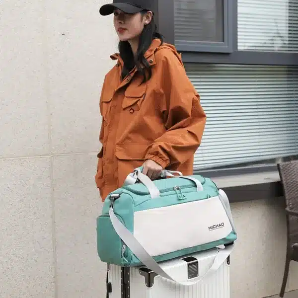 Sac de sport avec compartiment à chaussures intégré