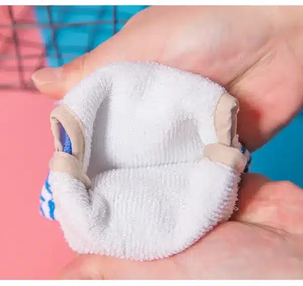 Gant exfoliant de bain doux avec motif zigzag coloré et intérieur en tissu éponge absorbant