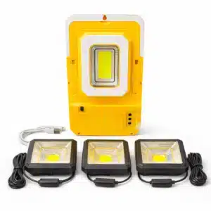 kit éclairage solaire 3 lampes LED avec projecteur jaune et trois spots noirs