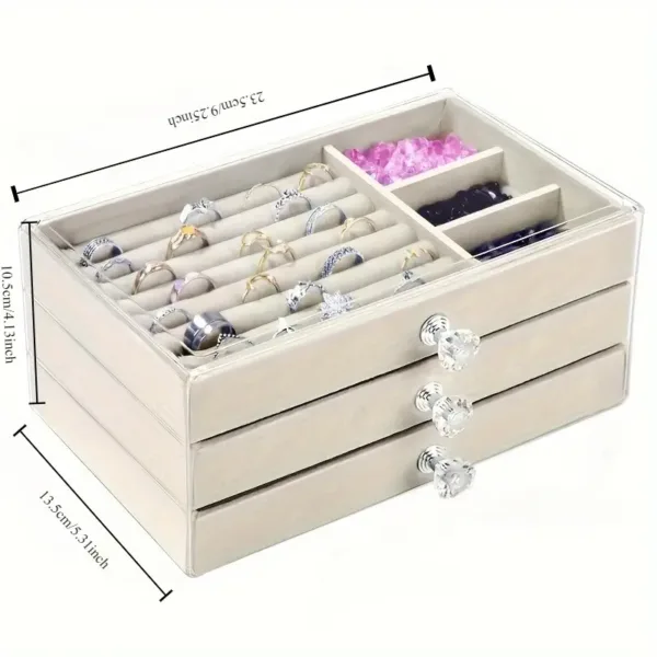 boîte à bijoux 3 tiroirs avec couvercle transparent, tiroirs ouverts avec bagues et bracelets rangés