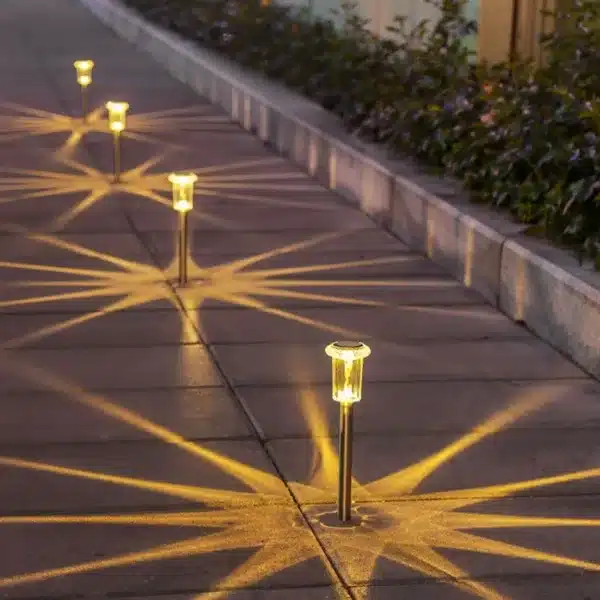 Lampes solaires extérieures LED décoratives effet étoile pour jardin et allée au Maroc