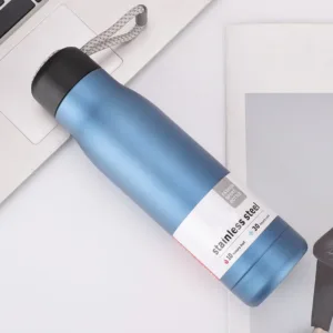Gourde isotherme inox noire 550 ml design avec dragonne
