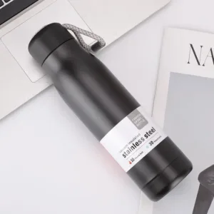 Gourde isotherme inox noire 550 ml design avec dragonne
