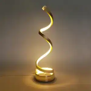 lampe LED design spirale avec lumière chaude allumée sur une table