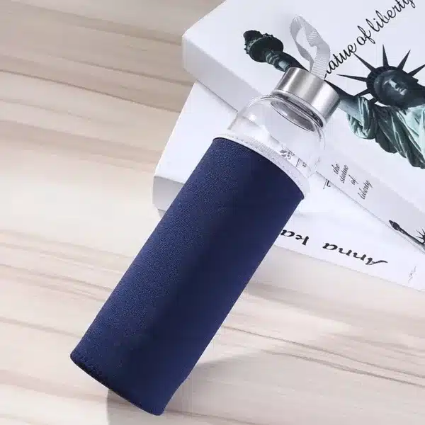 Gourde en verre avec housse en tissu bleu marine – bouteille réutilisable écologique