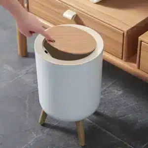 Poubelle design scandinave avec couvercle en bois