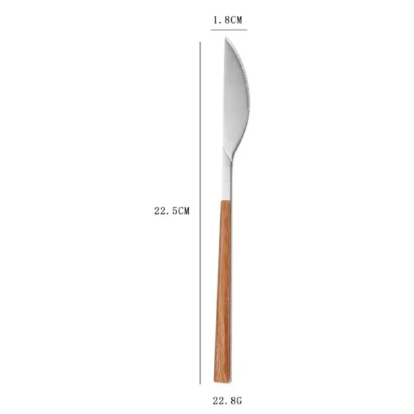Set de couverts inox avec manche imitation bois pour une table chic