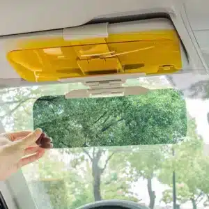 Pare soleil voiture anti éblouissement jour et nuit installé