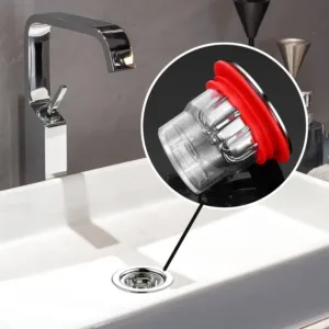 Filtre anti colmatage installé dans un évier moderne.