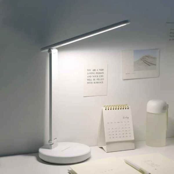 Lampe de bureau LED minimaliste blanche