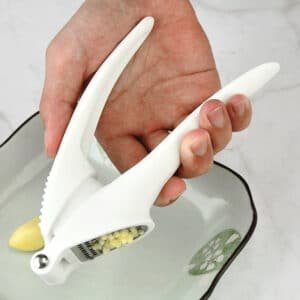 Accessoire cuisine presse ail facile à nettoyer