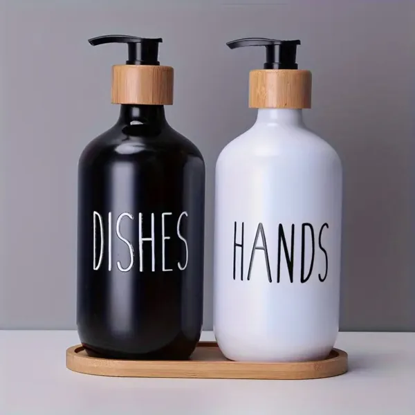 Set distributeurs de savon rechargeables noir et blanc avec couvercle bambou 500 ml