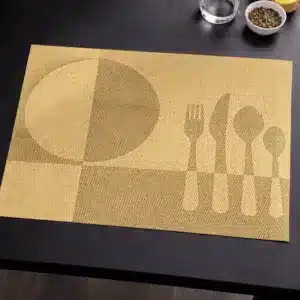 set de table en PVC antidérapant jaune doré motif assiette et couverts