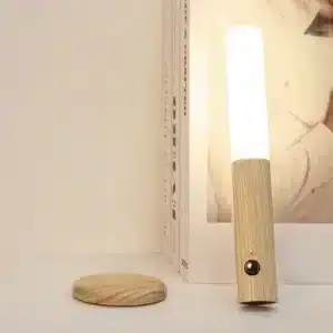 Lampe LED magnétique en bois fixée au mur avec lumière chaude