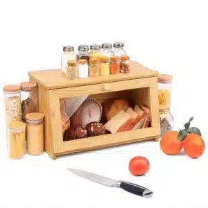 Boîte à pain en bambou avec porte vitrée remplie de pain et gâteaux