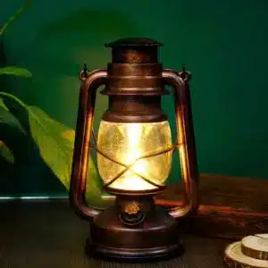 Lampe rétro LED effet flamme vintage sur table en bois