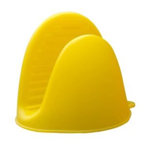 Gant four en silicone anti chaleur couleur menthe tenu dans la main pour cuisine au Maroc