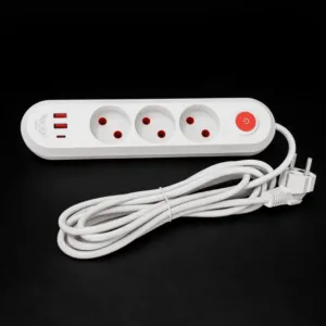 Multiprise électrique blanche avec 3 prises, ports USB et interrupteur pour maison et bureau au Maroc