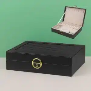 Boîte à bijoux avec clé et compartiments pour bagues colliers bracelets et montres au Maroc