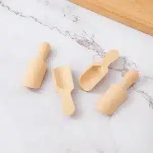 Petite pelle en bois pour sucre sel épices café et thé au Maroc