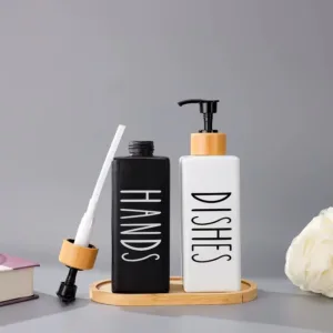 Set distributeurs de savon rectangulaires noir et blanc avec plateau pour cuisine et salle de bain au Maroc