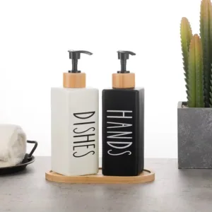 Set distributeurs de savon rectangulaires noir et blanc avec plateau pour cuisine et salle de bain au Maroc