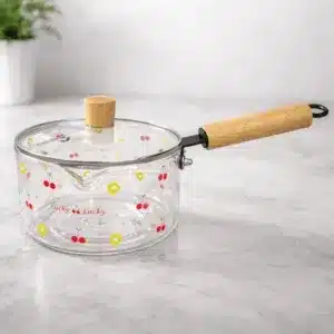 Casserole en verre transparente avec poignée en bois et couvercle pour cuisson cuisine Maroc