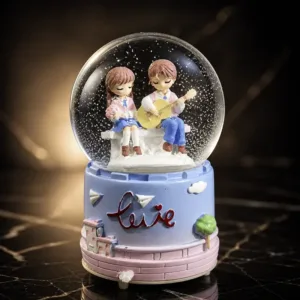 Boule à Neige Musicale Romantique – Décoration Cadeau Love & Paris
