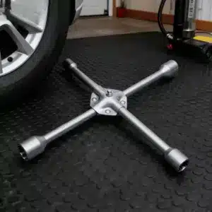 Clé en croix universelle métallique pour démontage de roue voiture