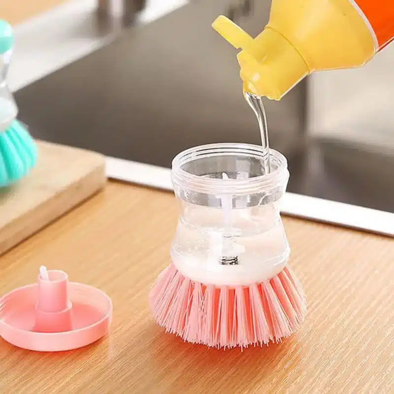 brosse-de-nettoyage-avec-distributeur-de-liquide-1 Brosse de Nettoyage avec Distributeur de Liquide Vaisselle Intégré