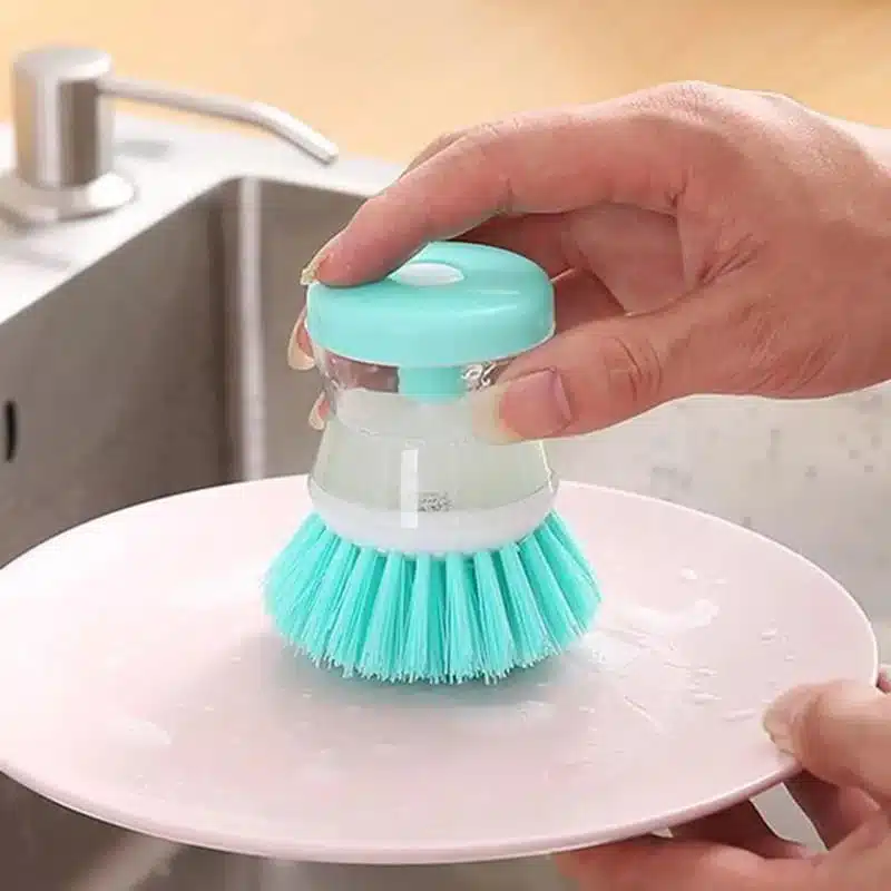 brosse-de-nettoyage-avec-distributeur-de-liquide-2 Brosse de Nettoyage avec Distributeur de Liquide Vaisselle Intégré