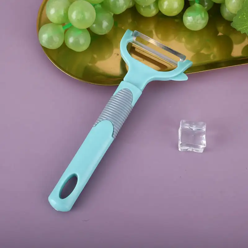 eplucheur-de-legumes-bleu Éplucheur de Légumes Multifonction en Acier Inoxydable