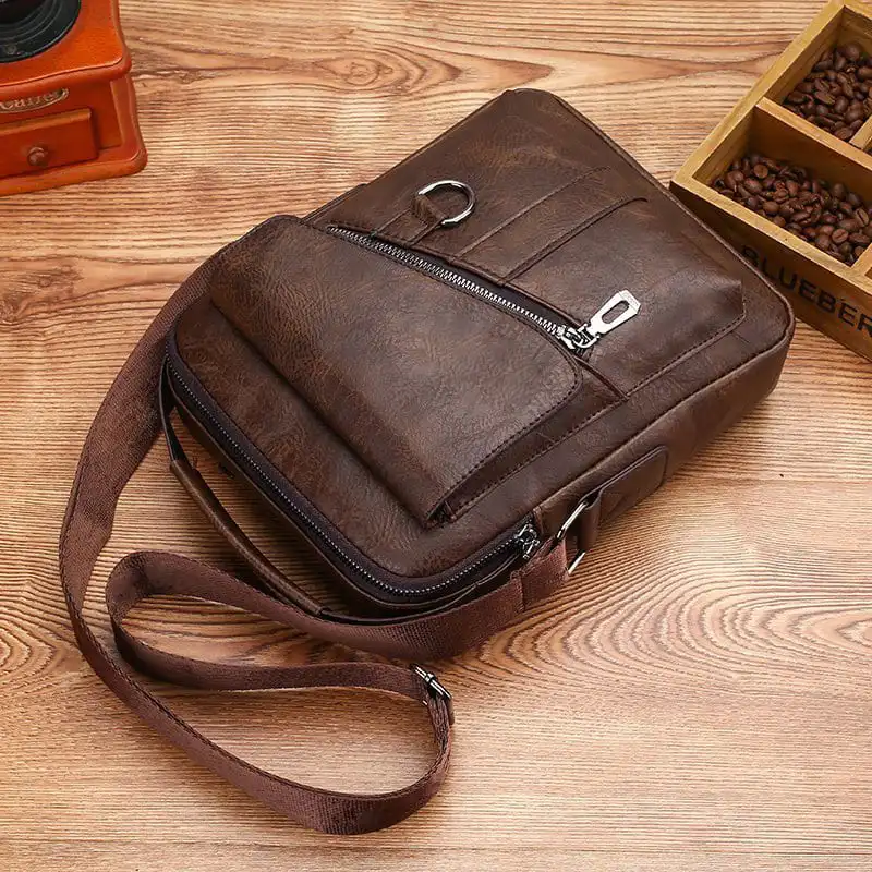 sac-bandouliere-homme-en-similicuir-marron Sac Bandoulière Homme en Similicuir