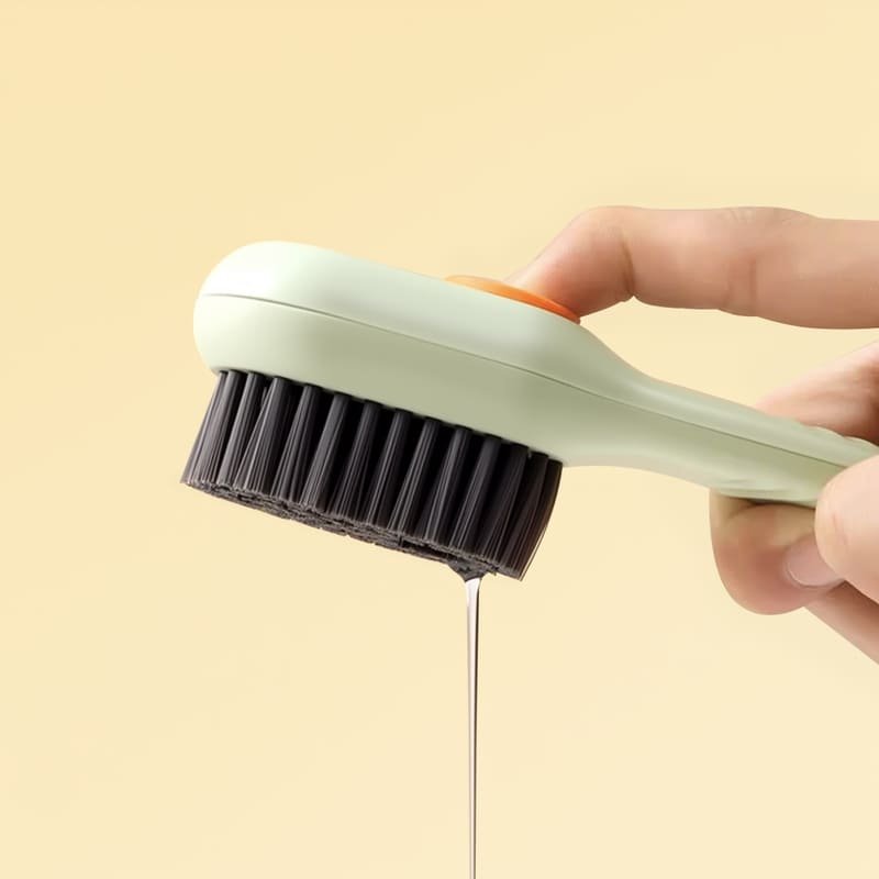 brosse-nettoyante-avec-reservoir-de-savon Brosse nettoyante avec réservoir et distributeur de savon intégré