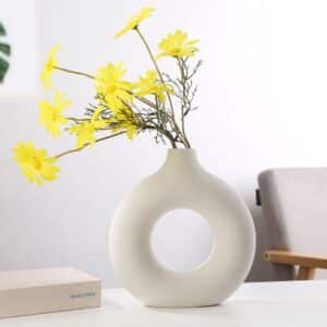 Vase décoratif rond en plastique au design minimaliste
