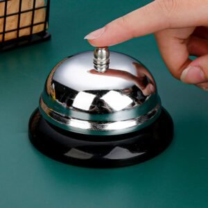 Sonnette de comptoir en métal chromé argenté avec base noire et bouton poussoir, idéale pour hôtel, restaurant et réception au Maroc.